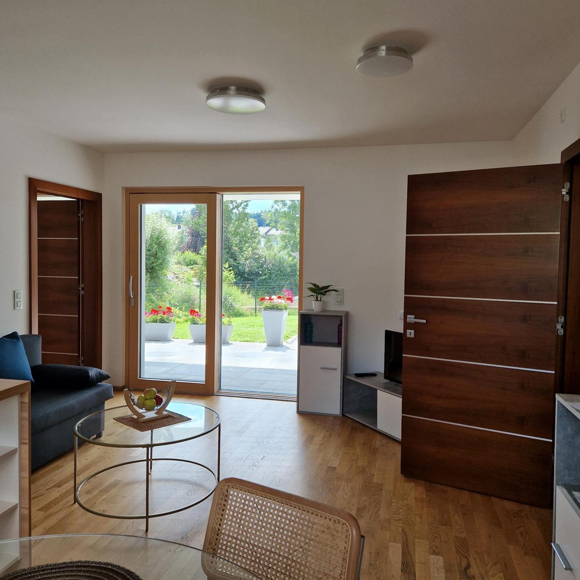 Comfy Plaza Daire Aurolzmunster Dış mekan fotoğraf